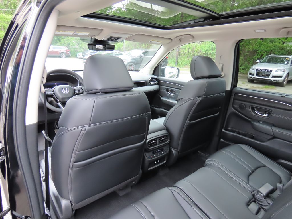 Thumbnail: 2026 Honda Pilot - 21