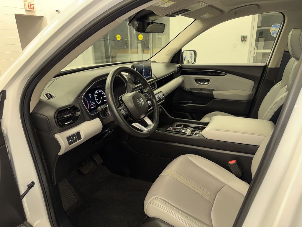 Thumbnail: 2025 Honda Pilot - 8