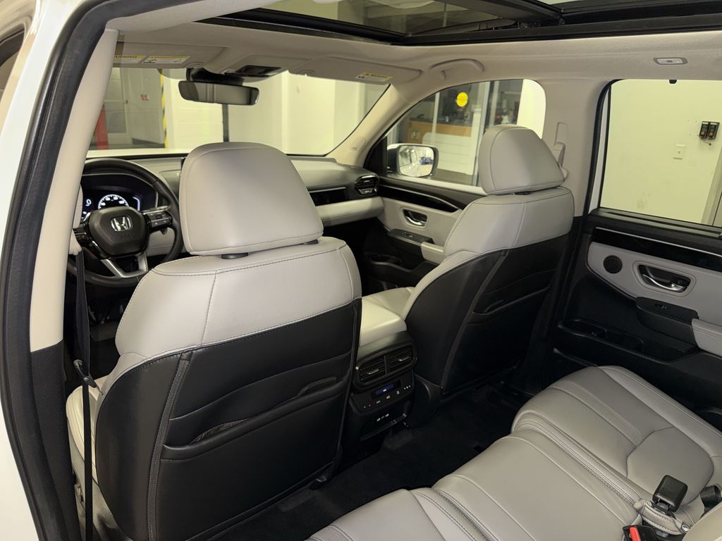 Thumbnail: 2025 Honda Pilot - 35