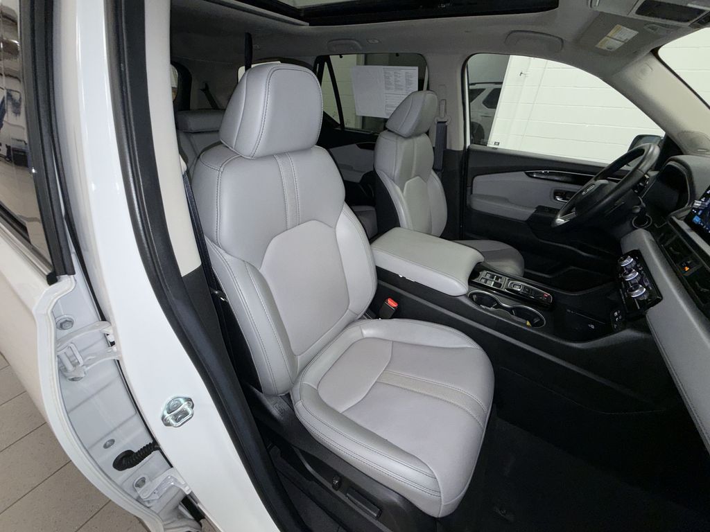 Thumbnail: 2025 Honda Pilot - 10
