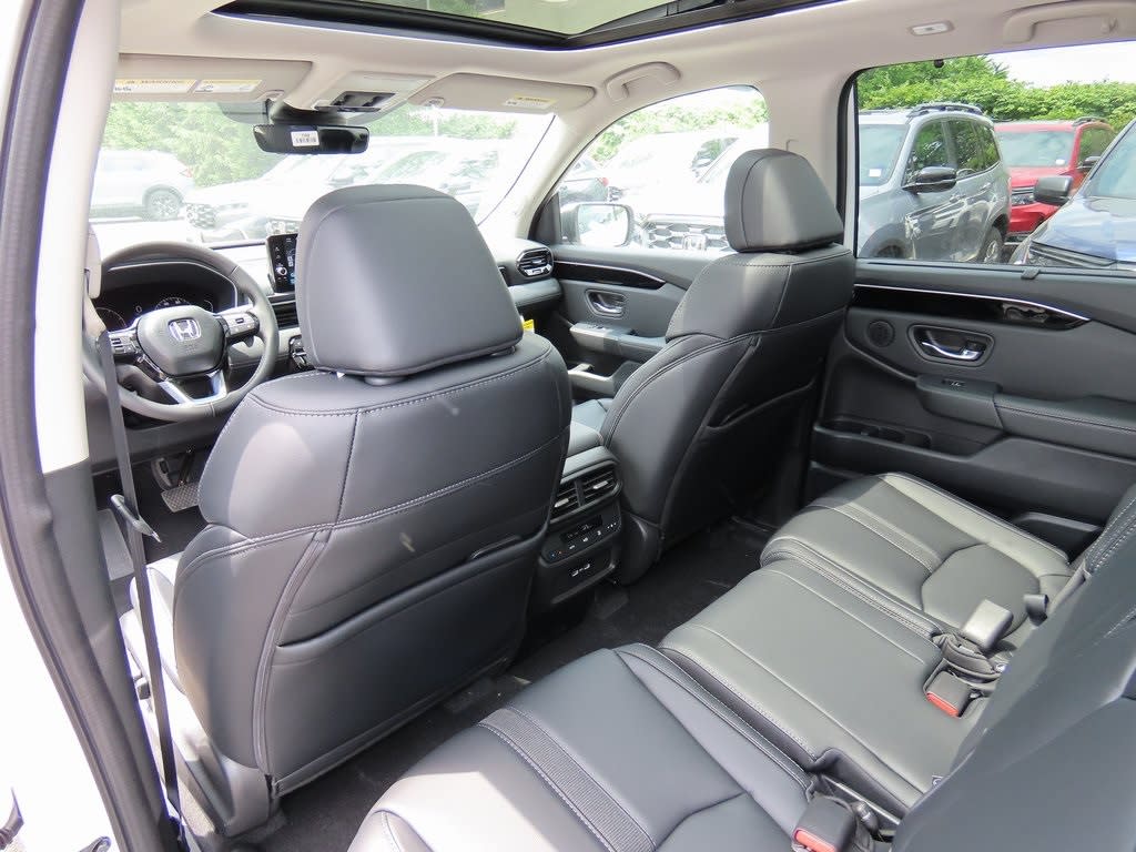 2025 Honda Pilot Touring 20