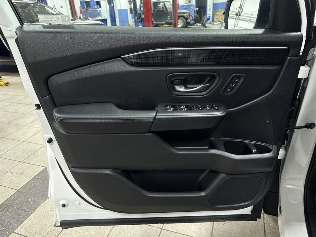 Thumbnail: 2024 Honda Pilot - 37