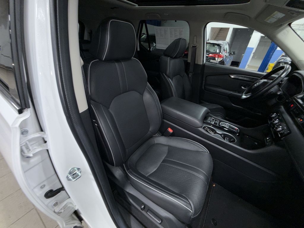 Thumbnail: 2023 Honda Pilot - 10