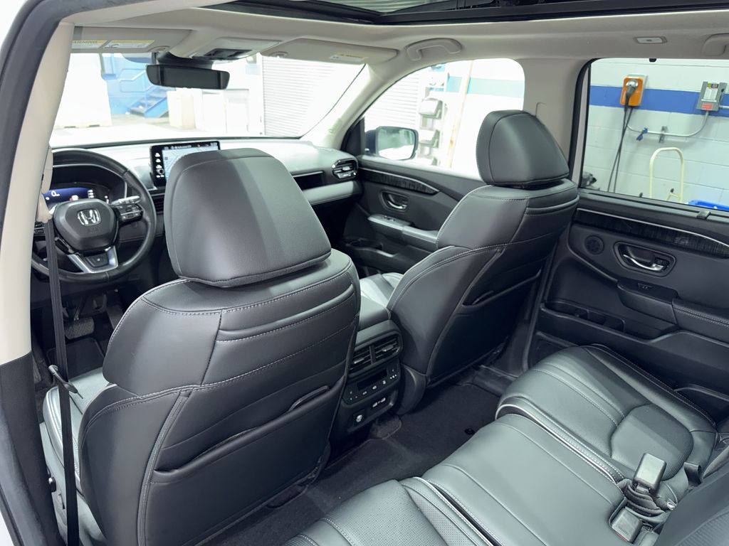 Thumbnail: 2023 Honda Pilot - 33