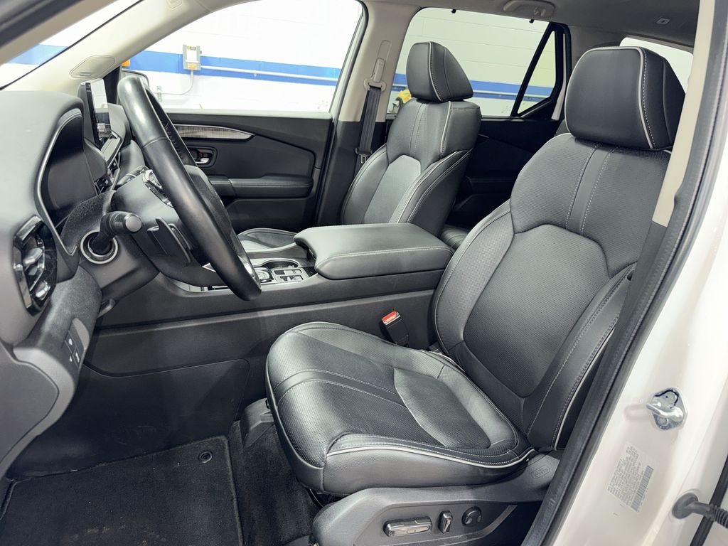 Thumbnail: 2023 Honda Pilot - 9