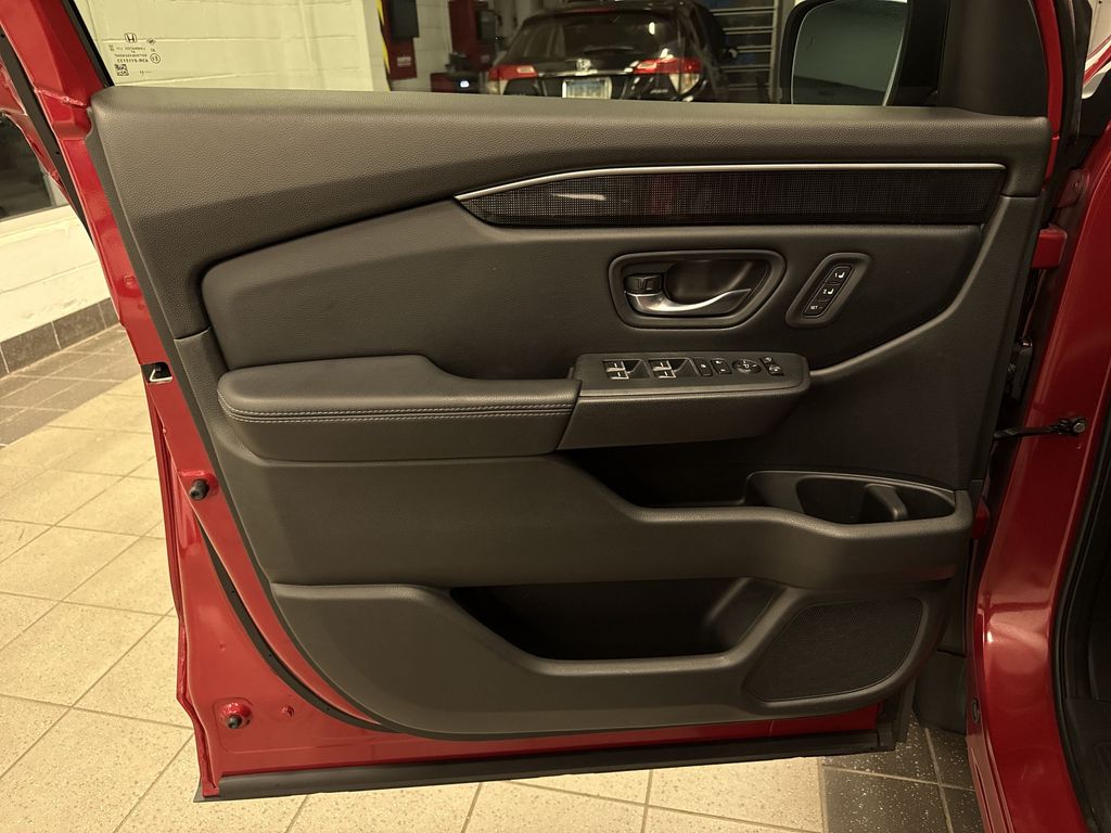 Thumbnail: 2023 Honda Pilot - 35