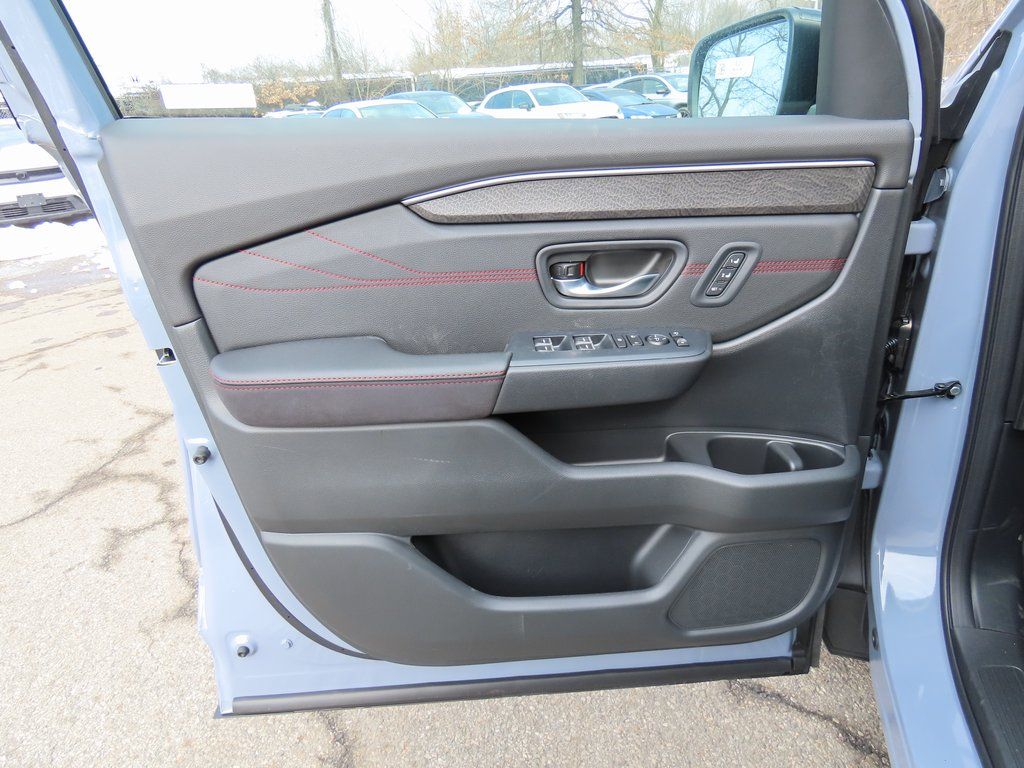 Thumbnail: 2026 Honda Pilot - 23