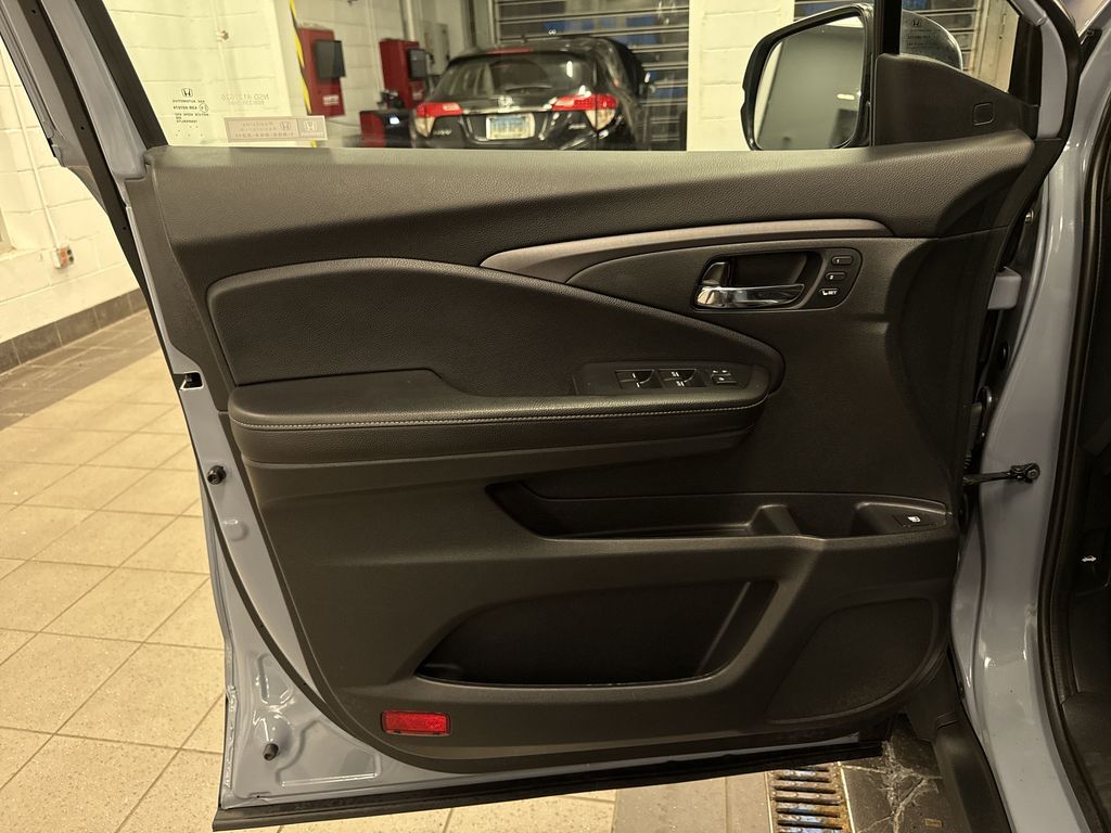 Thumbnail: 2023 Honda Ridgeline - 33