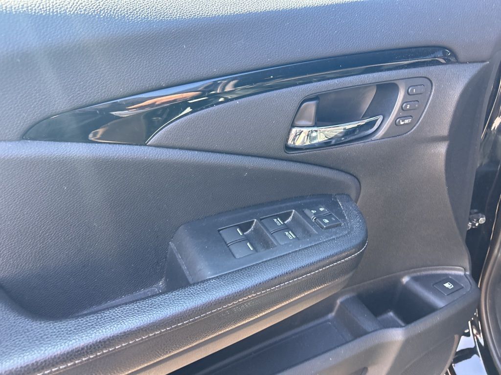 Thumbnail: 2017 Honda Ridgeline - 19