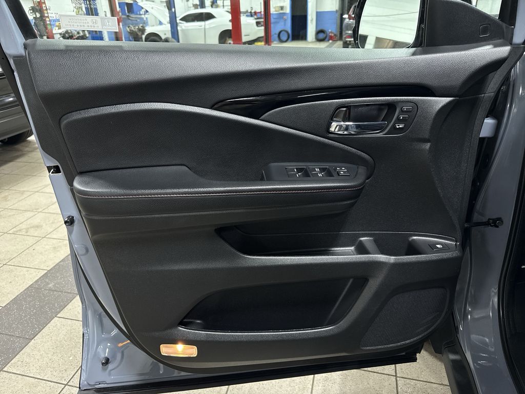 Thumbnail: 2023 Honda Ridgeline - 35