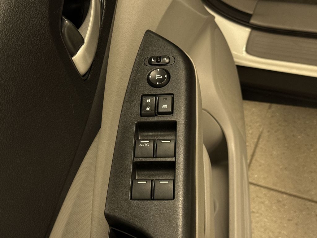 Thumbnail: 2013 Honda CR-V - 21