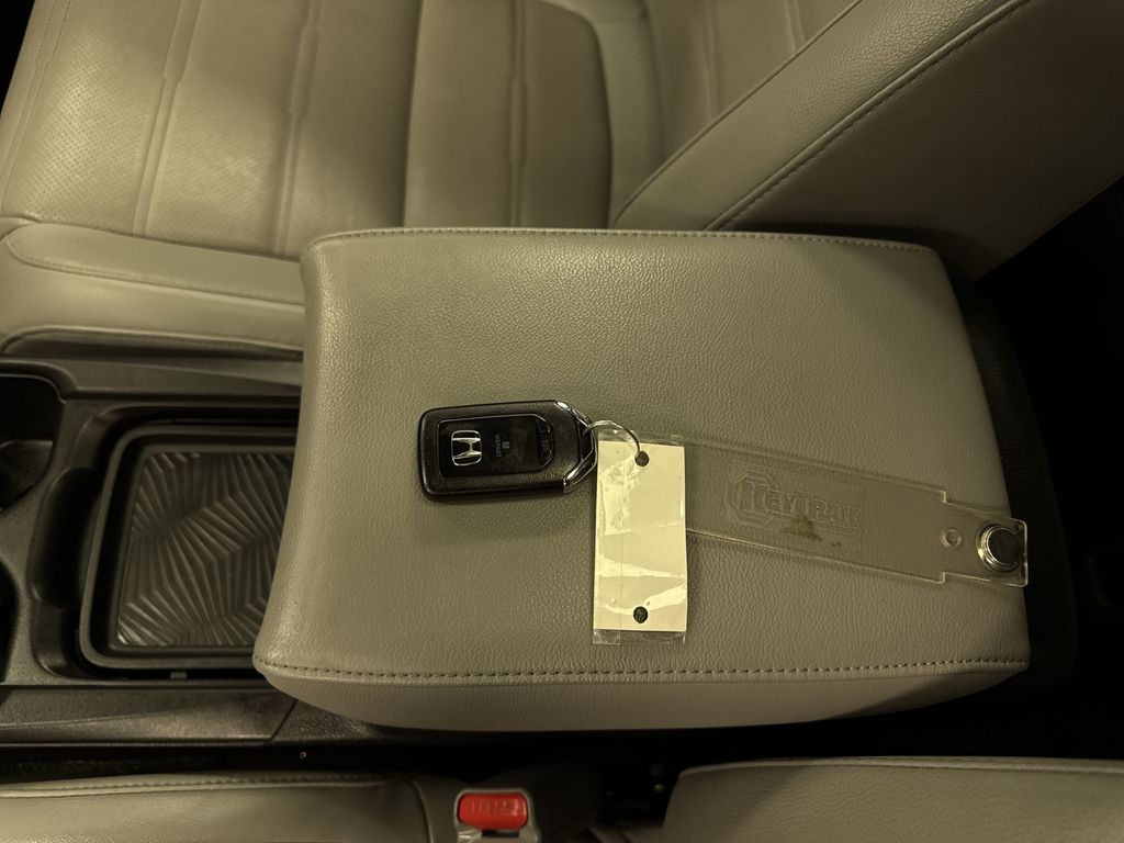 Thumbnail: 2019 Honda CR-V - 16