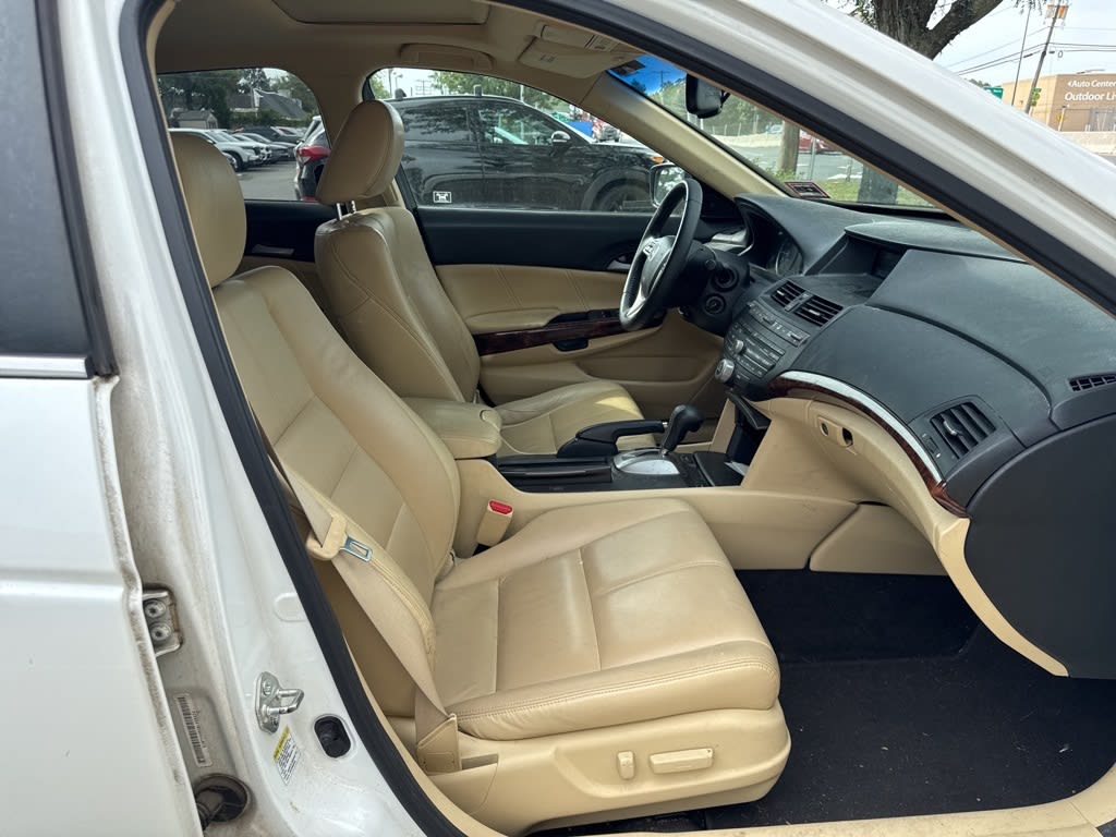 Thumbnail: 2011 Honda Accord Crosstour - 10