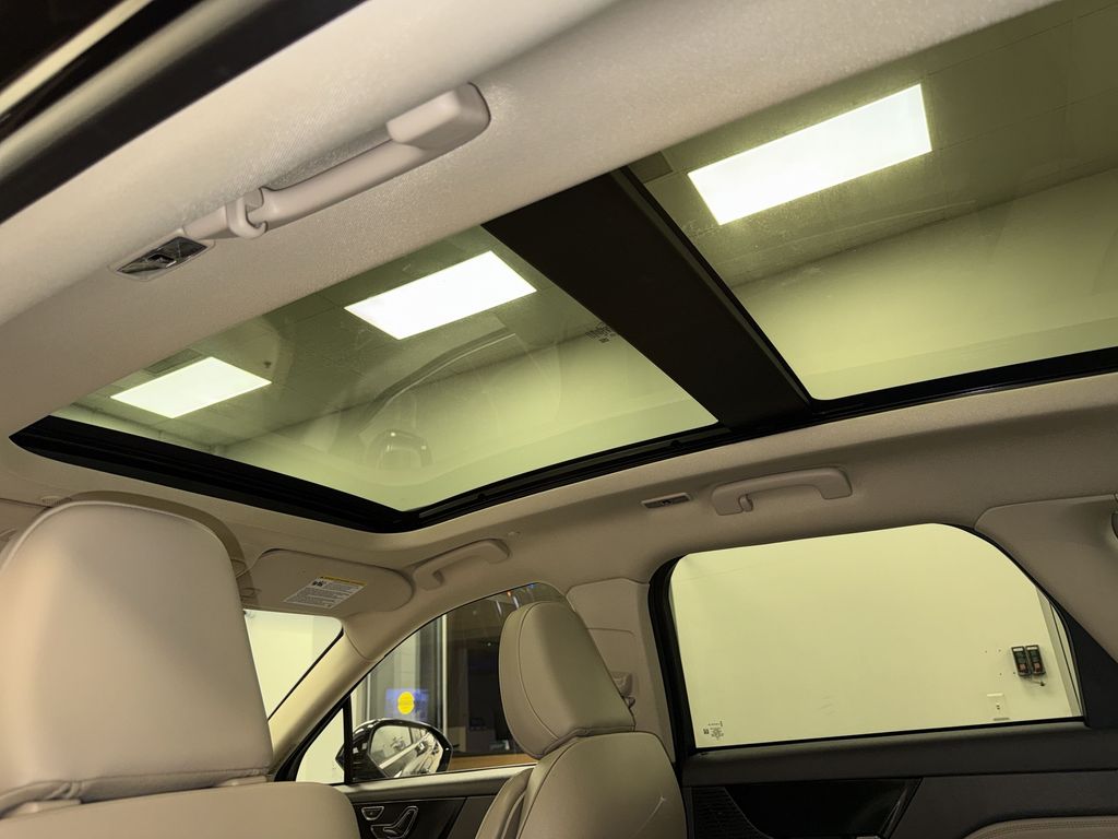 Thumbnail: 2021 Lincoln Corsair - 25