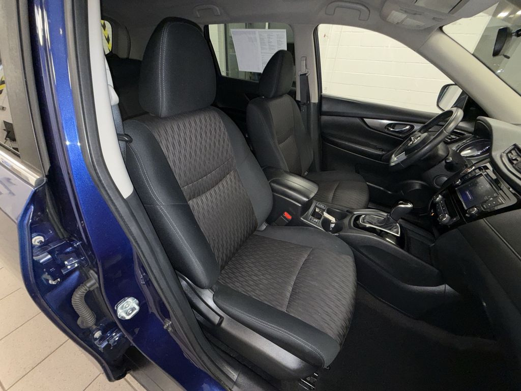 Thumbnail: 2019 Nissan Rogue - 9