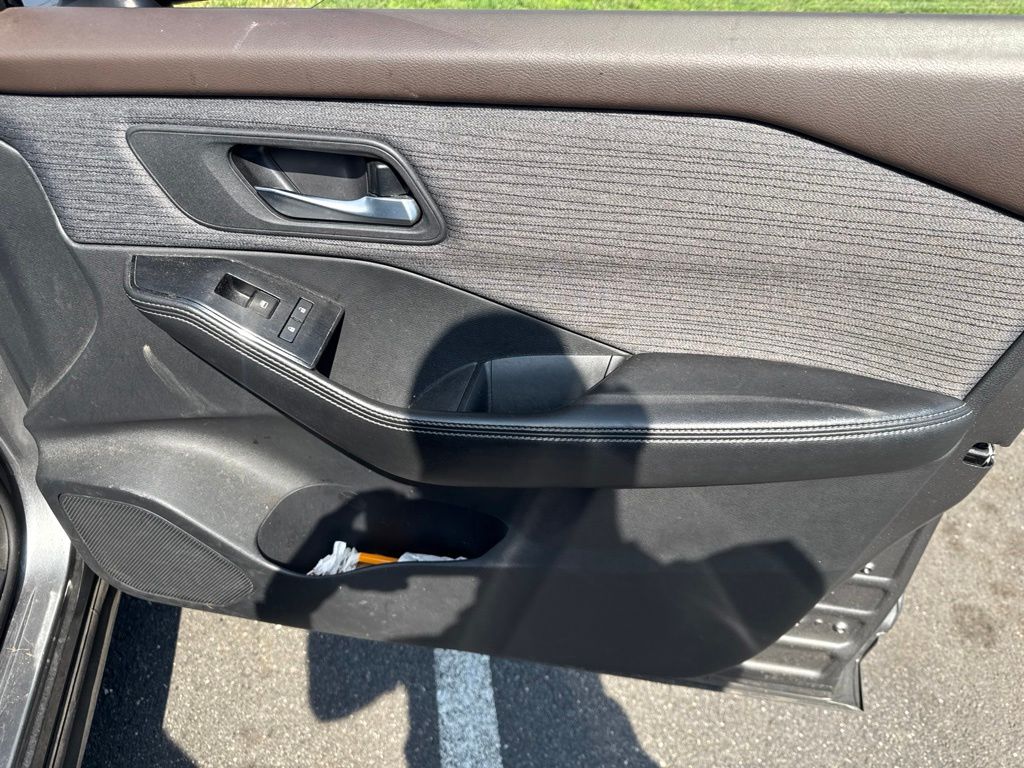 Thumbnail: 2021 Nissan Rogue - 20
