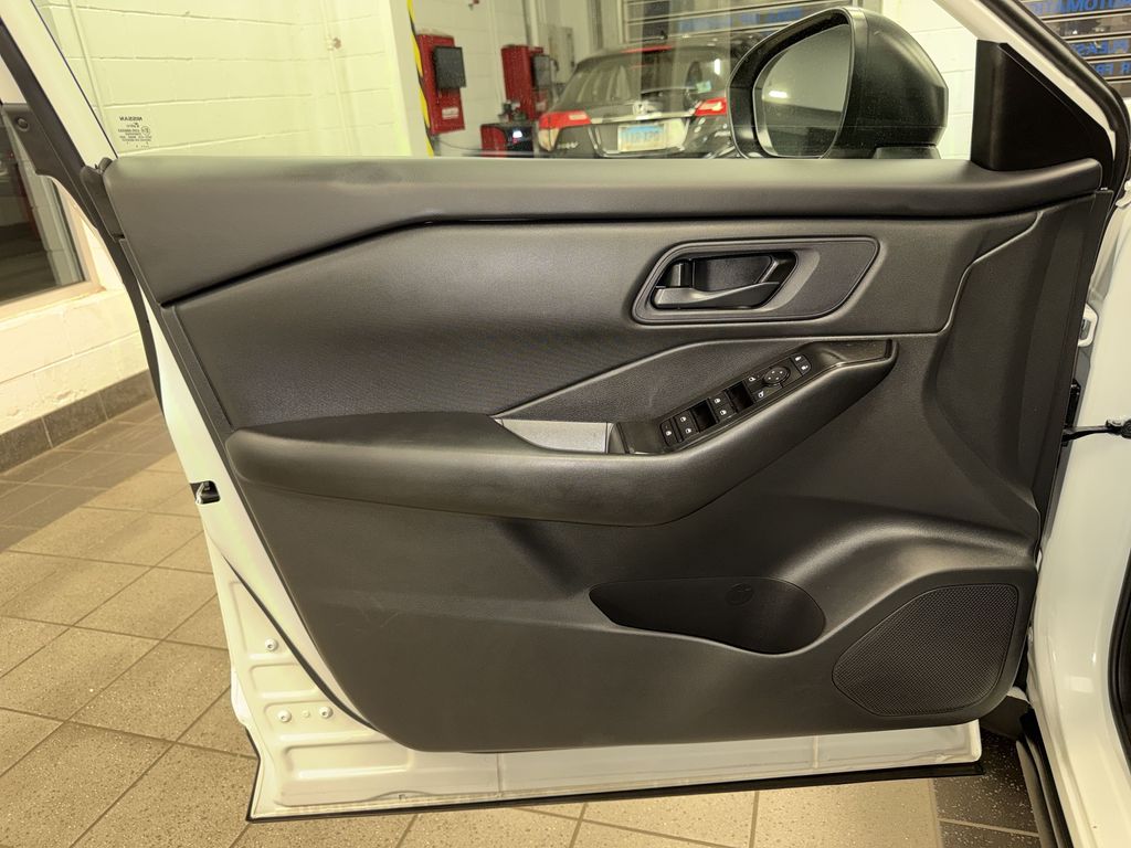 Thumbnail: 2024 Nissan Rogue - 28
