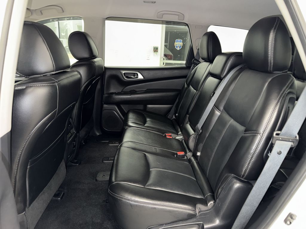 Thumbnail: 2017 Nissan Pathfinder - 10