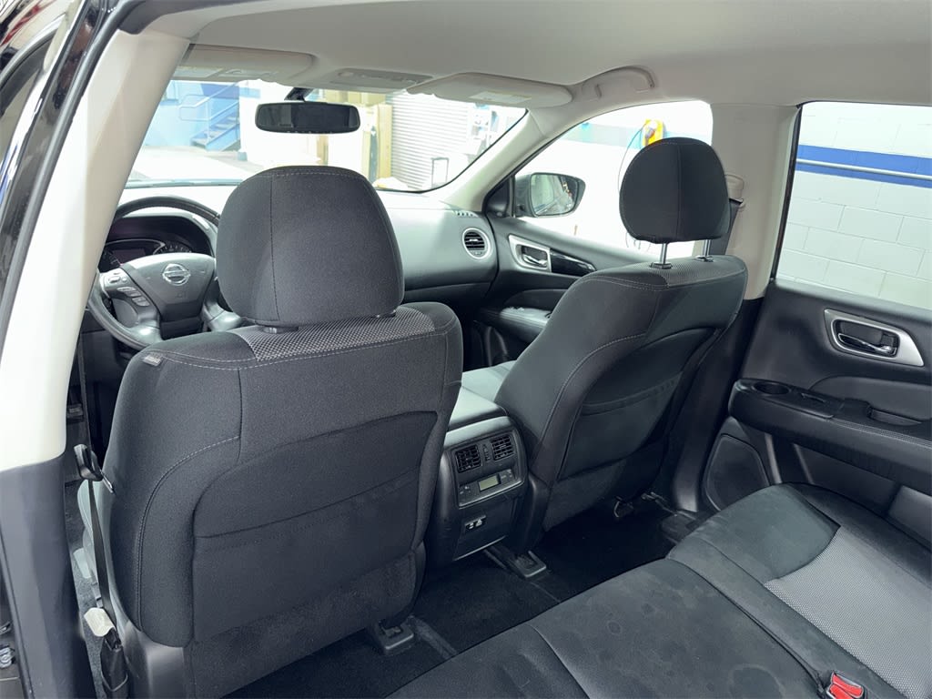 Thumbnail: 2019 Nissan Pathfinder - 30