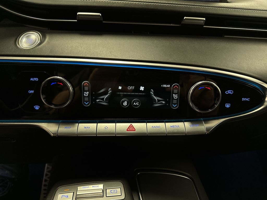 Thumbnail: 2024 Genesis GV70 - 26