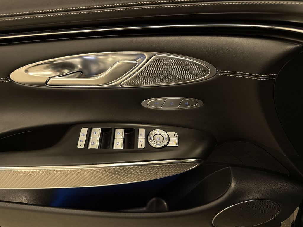 Thumbnail: 2024 Genesis GV70 - 27