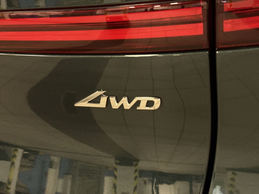 Thumbnail: 2024 Genesis GV70 - 31