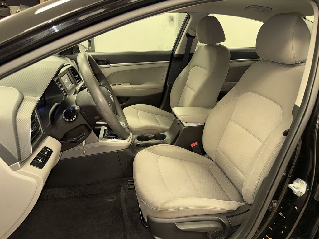 Thumbnail: 2020 Hyundai Elantra - 9