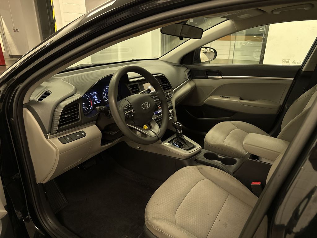Thumbnail: 2020 Hyundai Elantra - 8