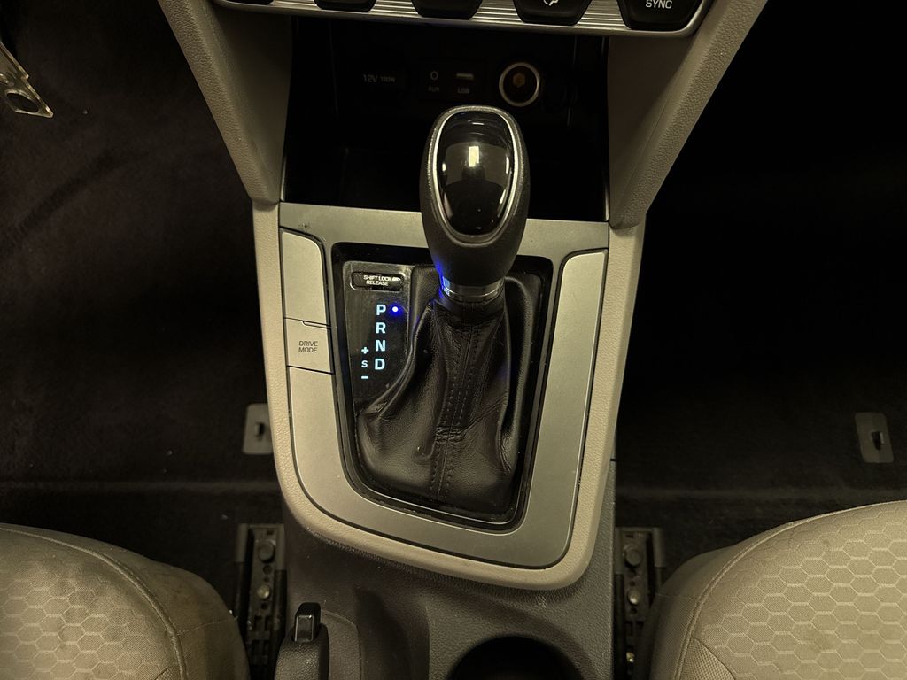 Thumbnail: 2020 Hyundai Elantra - 13