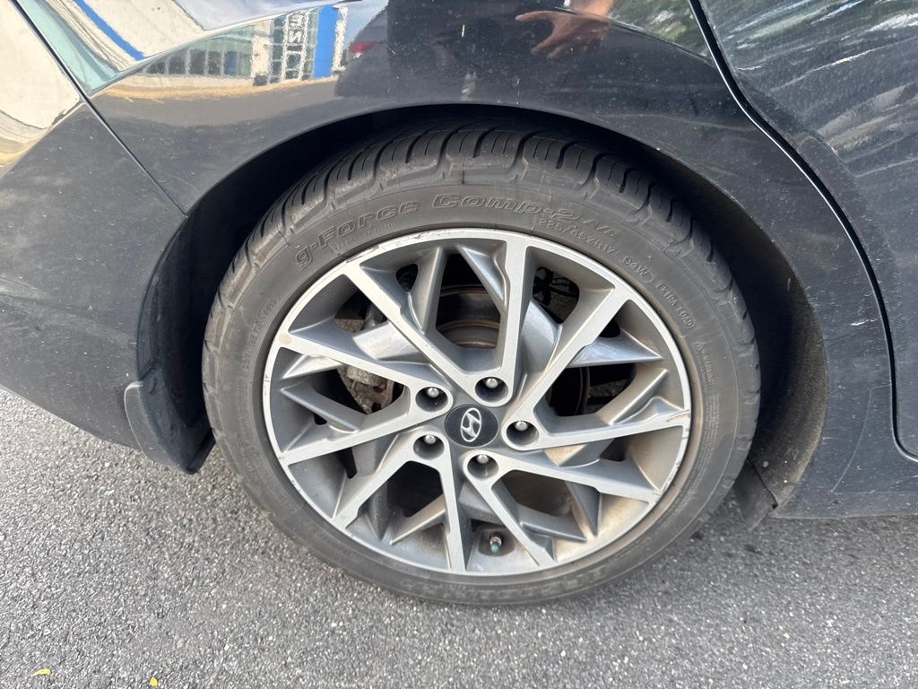 Thumbnail: 2020 Hyundai Elantra - 25