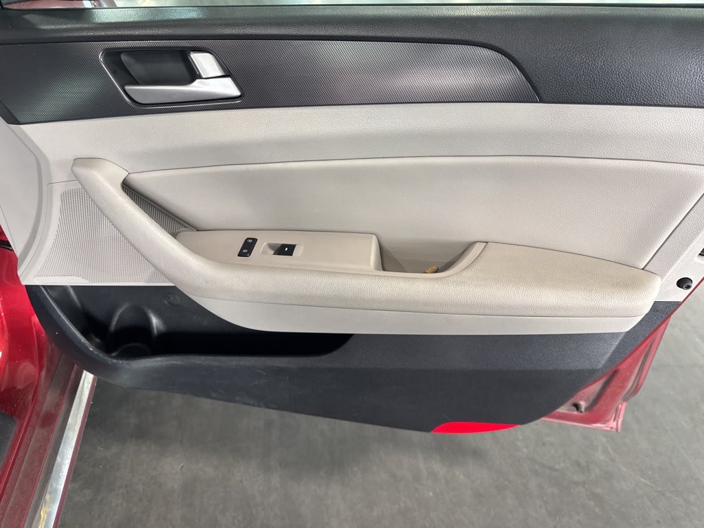 Thumbnail: 2016 Hyundai Sonata - 19