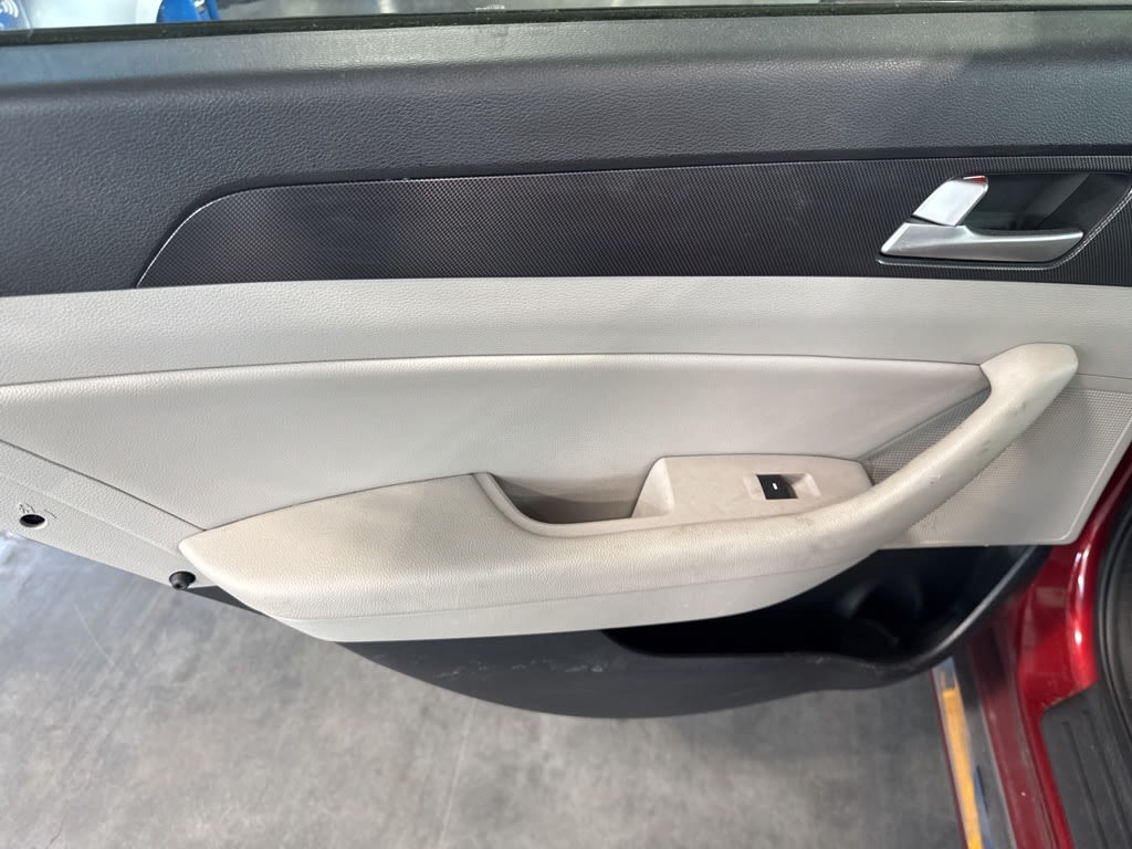 Thumbnail: 2016 Hyundai Sonata - 20