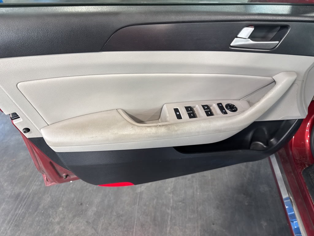 Thumbnail: 2016 Hyundai Sonata - 17