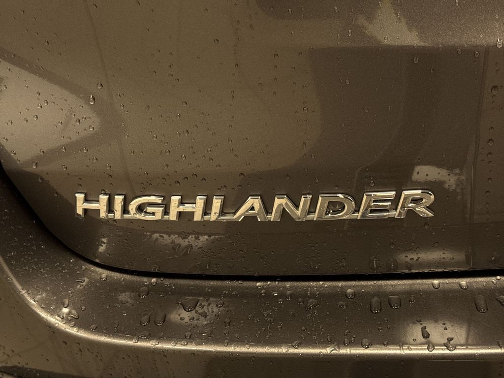 Thumbnail: 2016 Toyota Highlander - 5