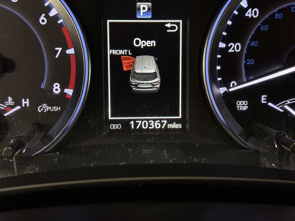 Thumbnail: 2016 Toyota Highlander - 14