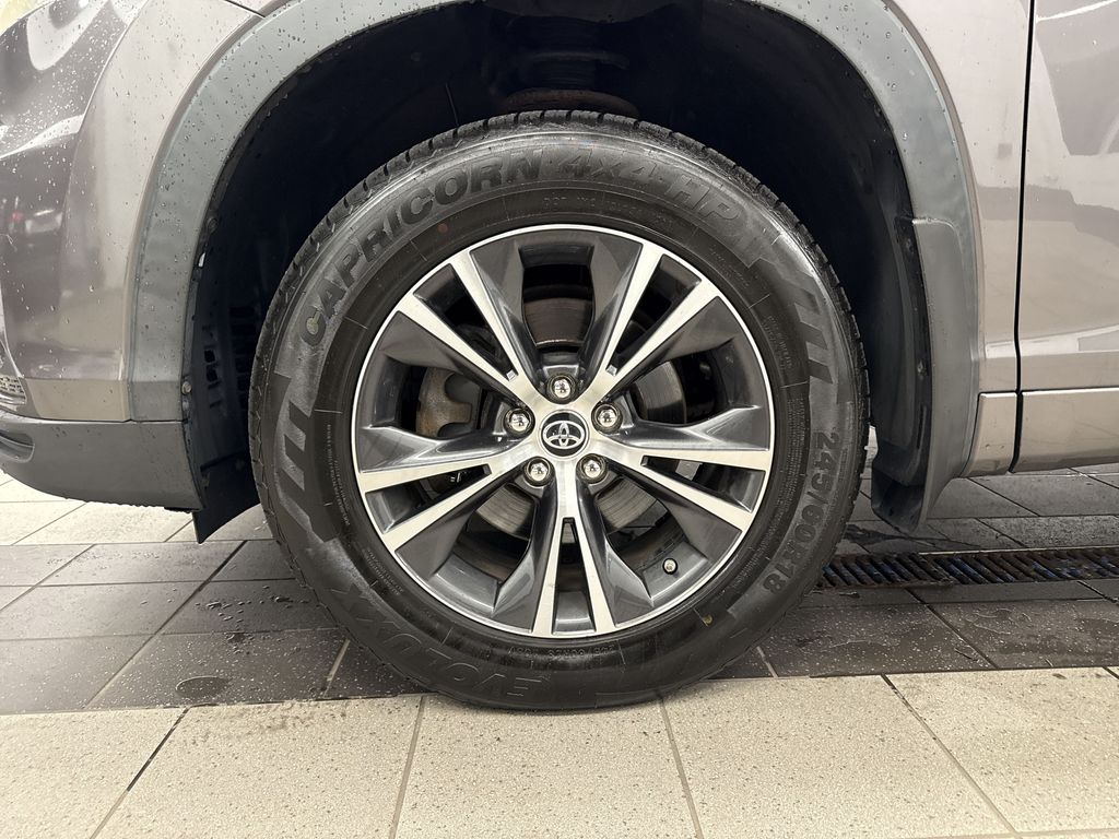 Thumbnail: 2016 Toyota Highlander - 6