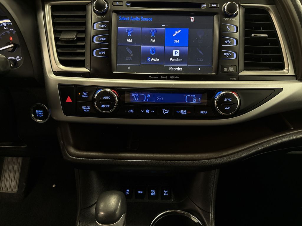 Thumbnail: 2016 Toyota Highlander - 26