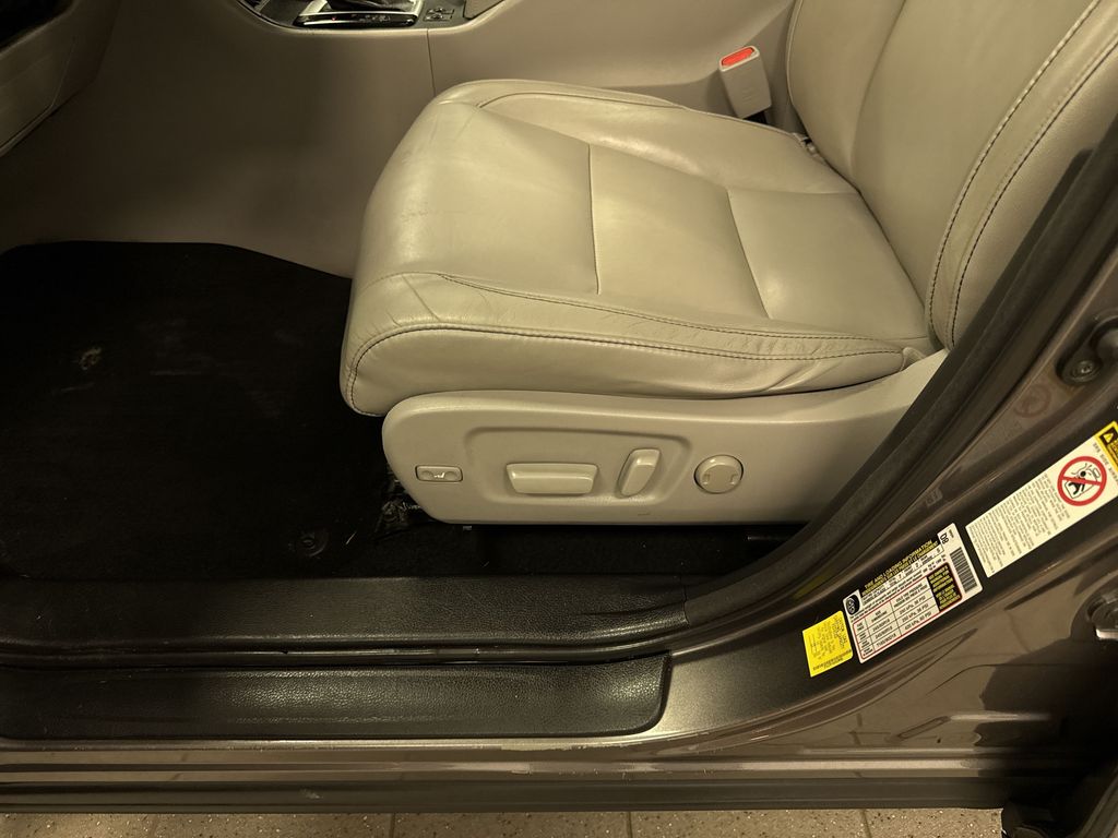 Thumbnail: 2017 Toyota Highlander - 27