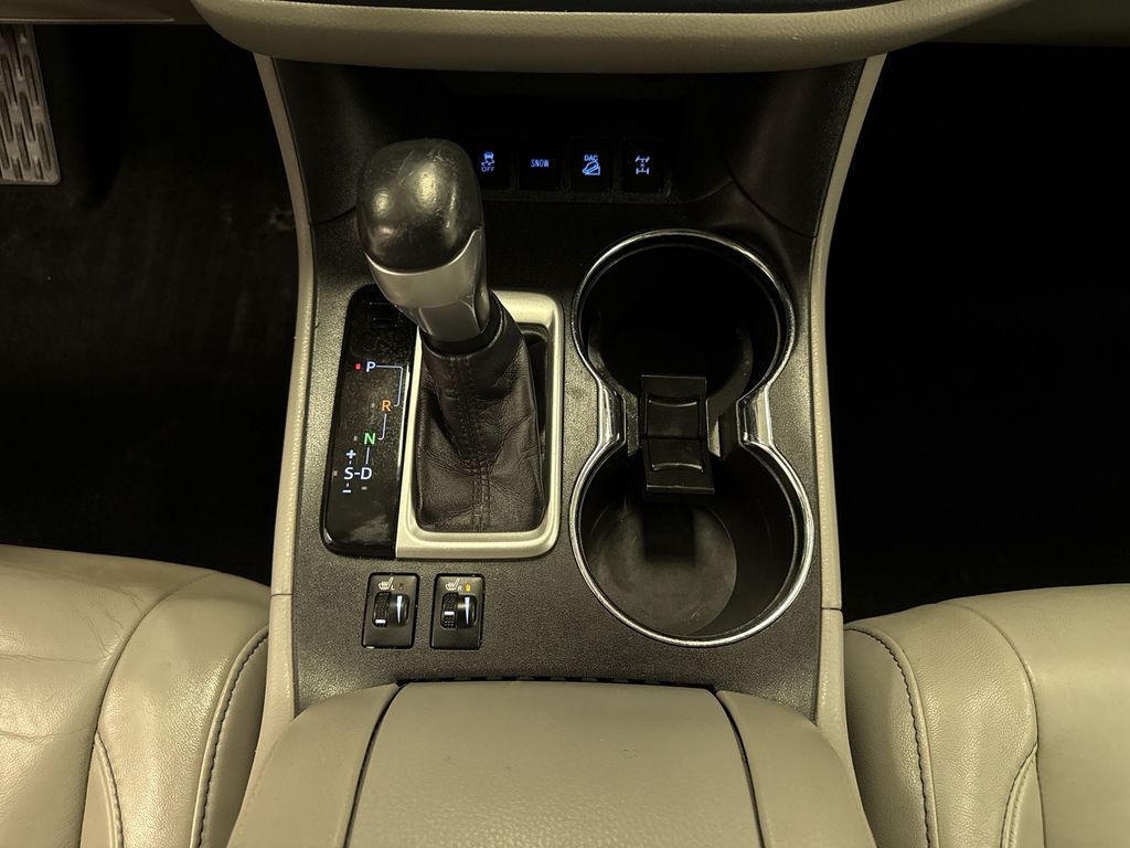 Thumbnail: 2017 Toyota Highlander - 12