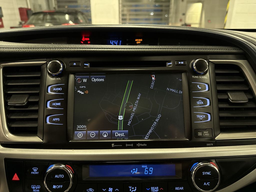 Thumbnail: 2017 Toyota Highlander - 11