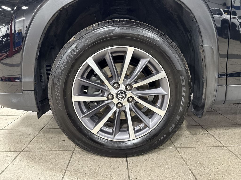 Thumbnail: 2019 Toyota Highlander - 7