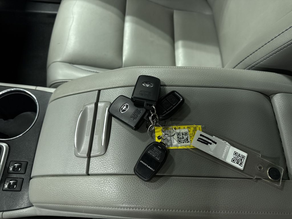 Thumbnail: 2019 Toyota Highlander - 16