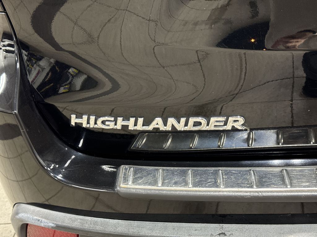 Thumbnail: 2019 Toyota Highlander - 6