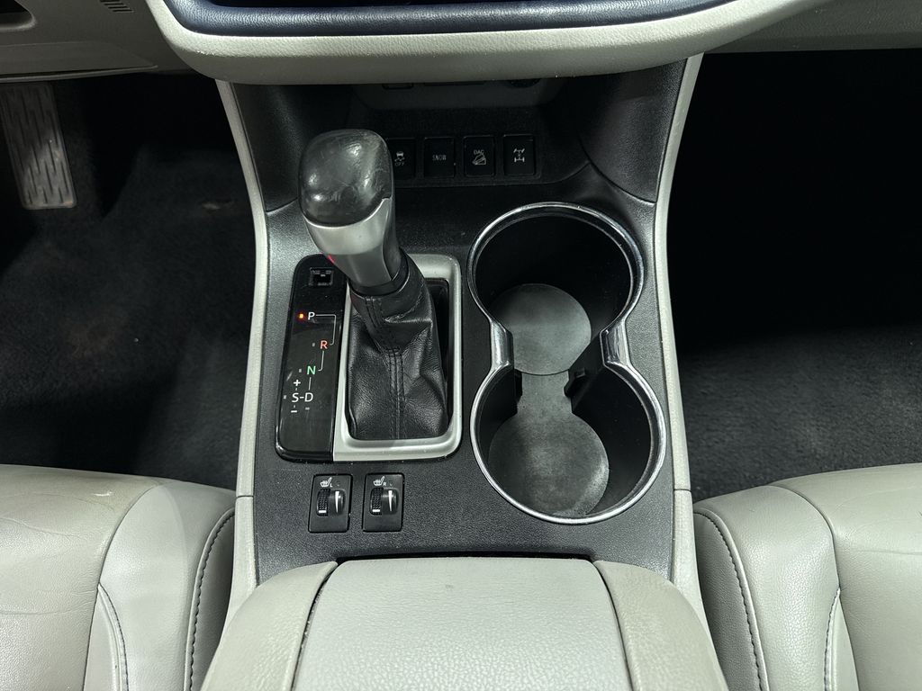 Thumbnail: 2019 Toyota Highlander - 34