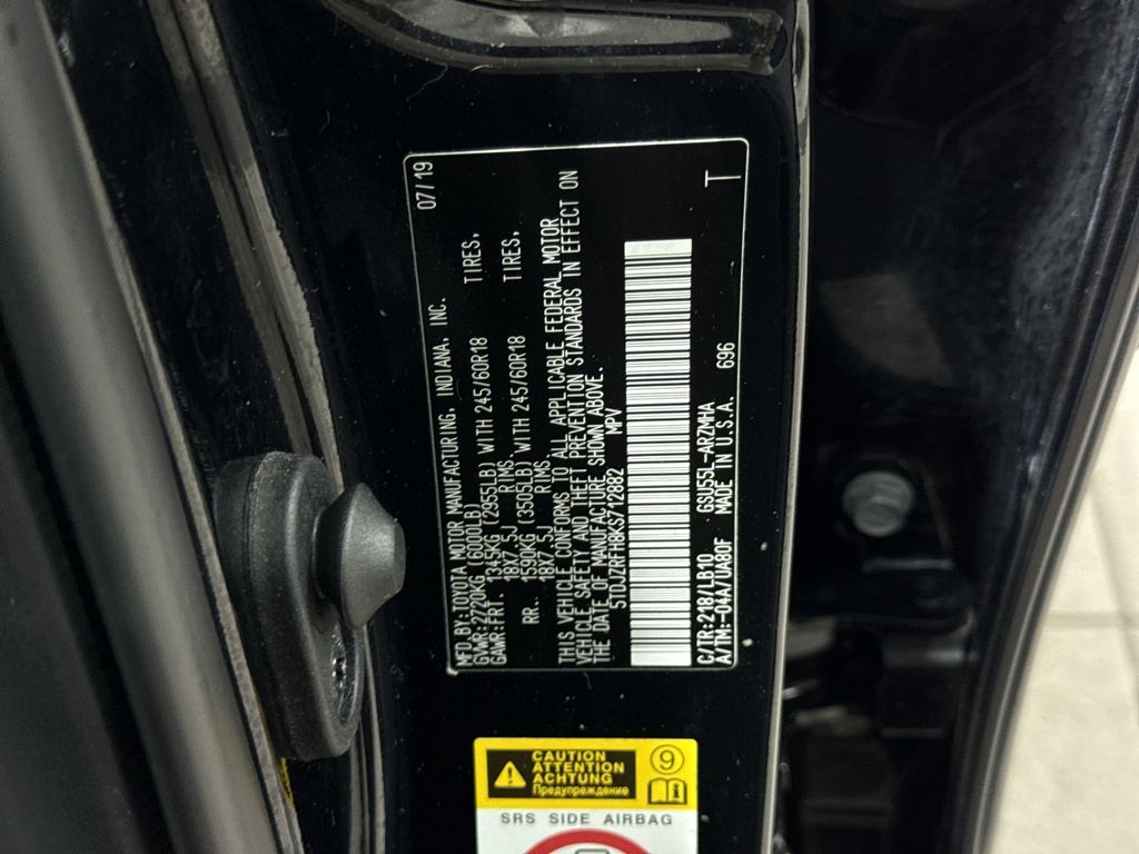 Thumbnail: 2019 Toyota Highlander - 23