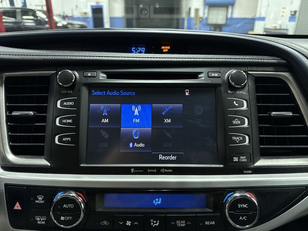 Thumbnail: 2019 Toyota Highlander - 26