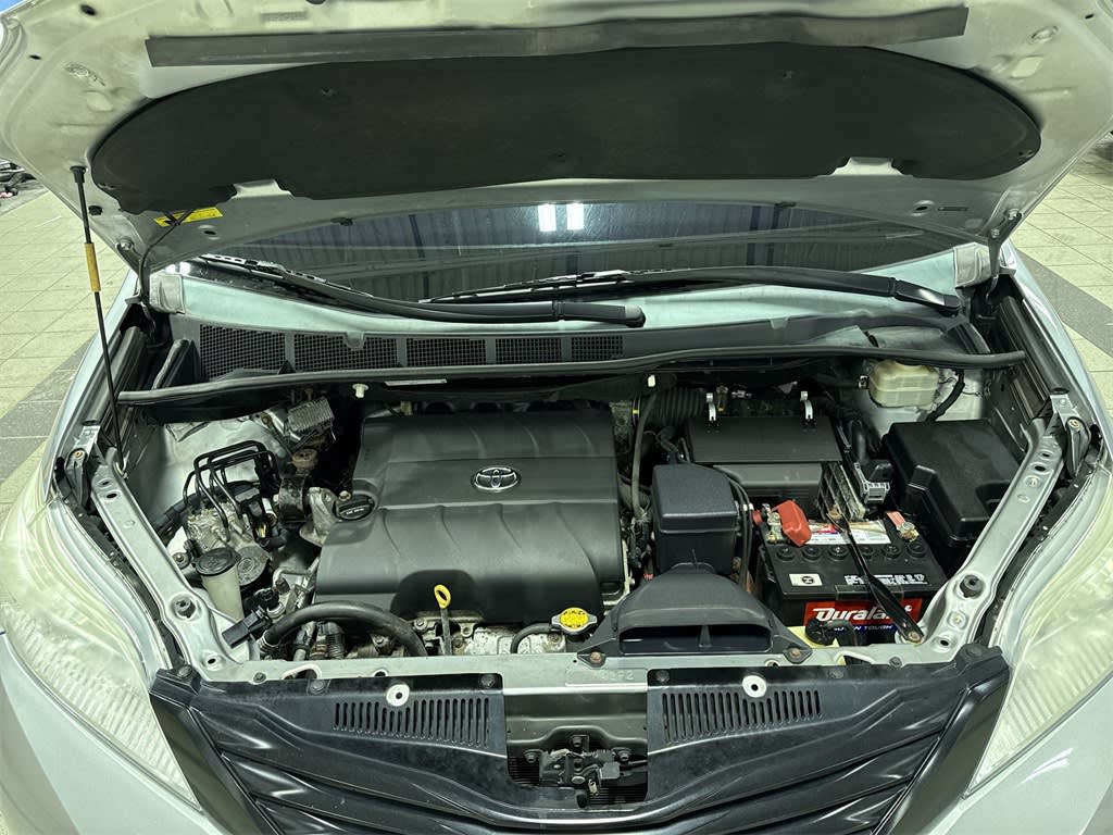2015 Toyota Sienna L 7