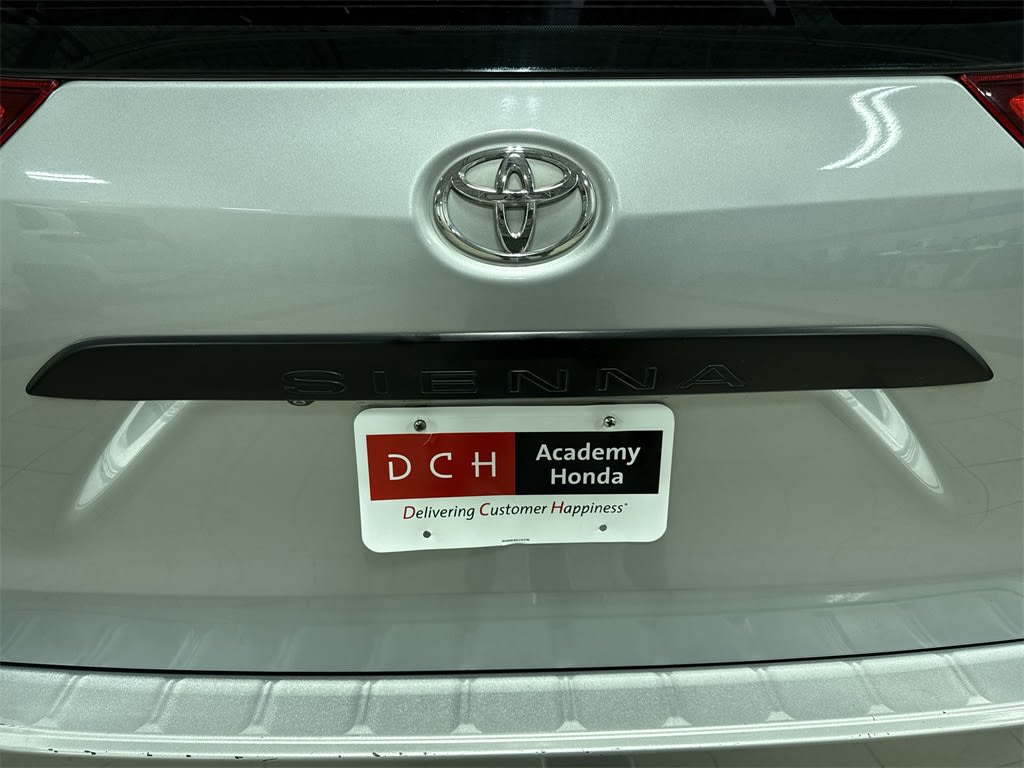 2015 Toyota Sienna L 5