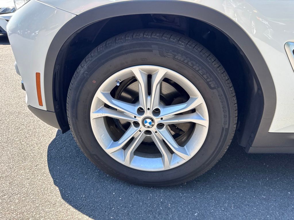 Thumbnail: 2021 BMW X3 - 6