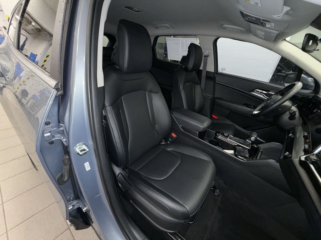 Thumbnail: 2025 Kia Sportage - 10